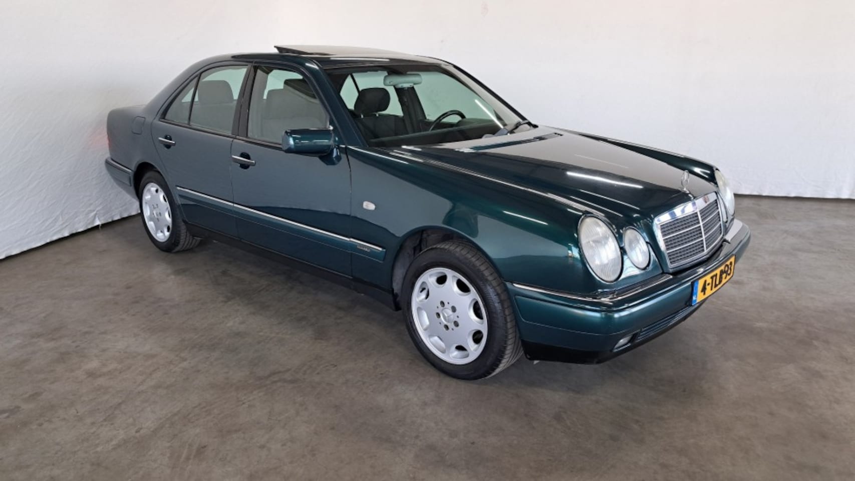 Mercedes-Benz E-klasse - 320 Elegant Automaat - AutoWereld.nl