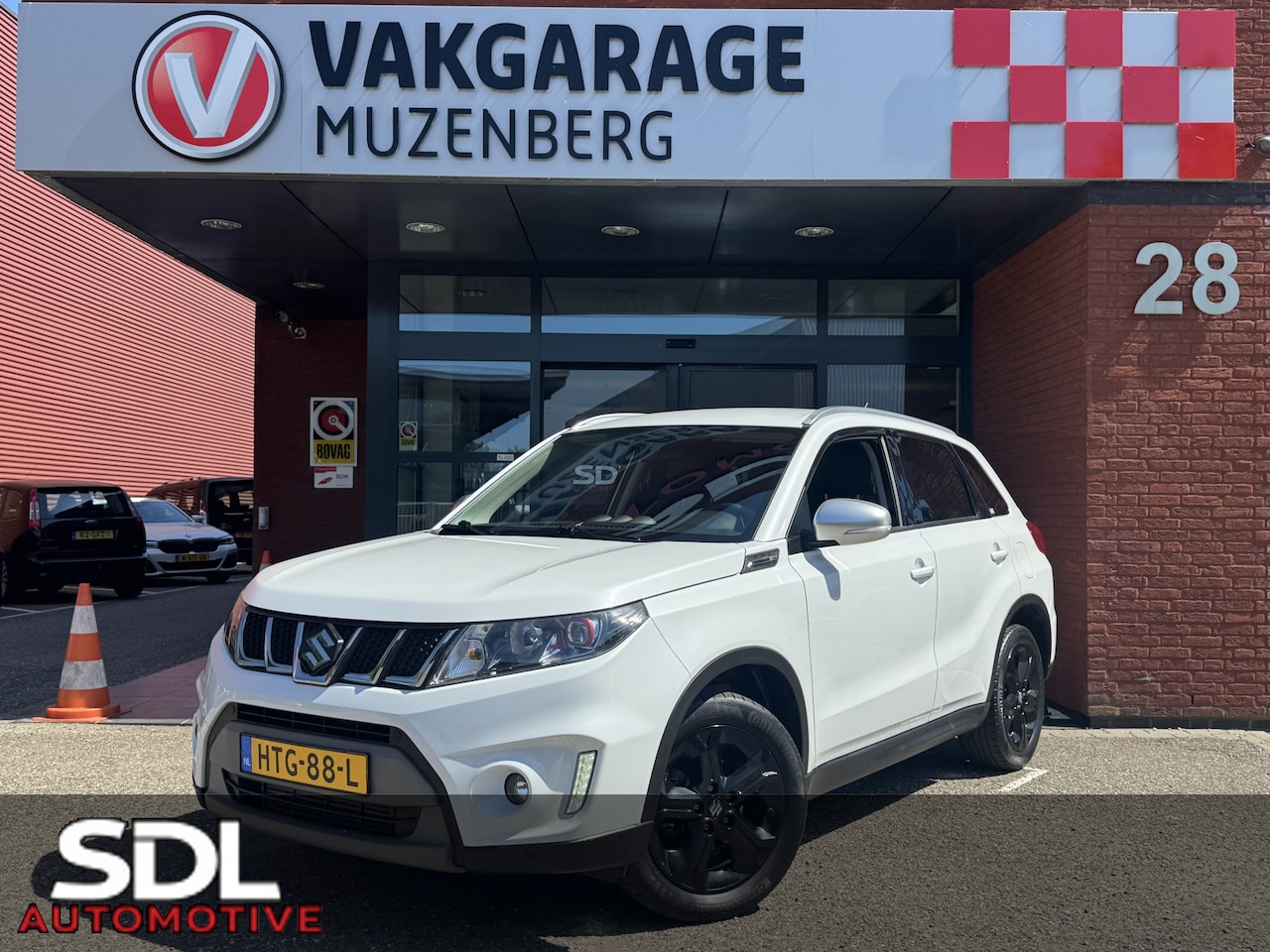 Suzuki Vitara - 1.4 S // CARPLAY & ANDROID AUTO // SENSOREN VOOR + ACHTER // ADAPTIVE CRUISE // CLIMA - AutoWereld.nl