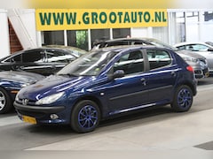 Peugeot 206 - 1.4 Gentry Airco, 5 Deurs, Trekhaak, Stuurbekrachtiging