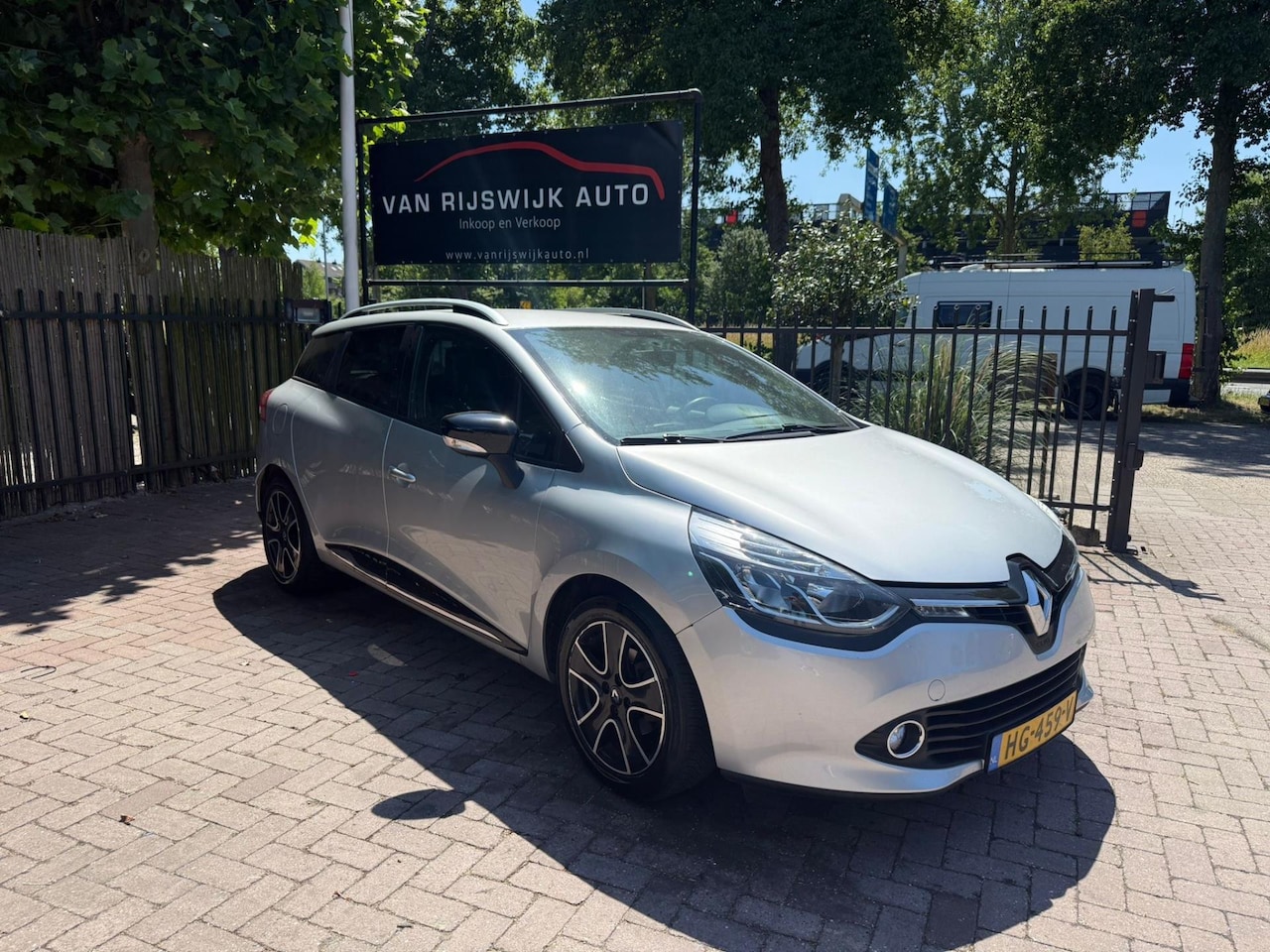 Renault Clio Estate - 1.5 dCi ECO Day&Night Airco Trekh Nav Dealer Ond - AutoWereld.nl