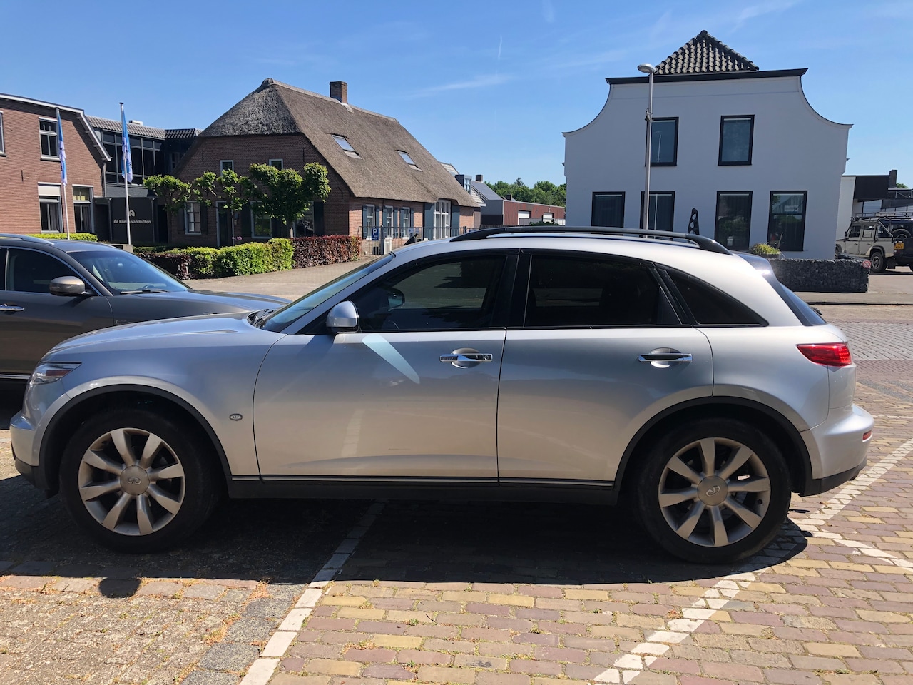 Infiniti FX - 35 AWD - AutoWereld.nl