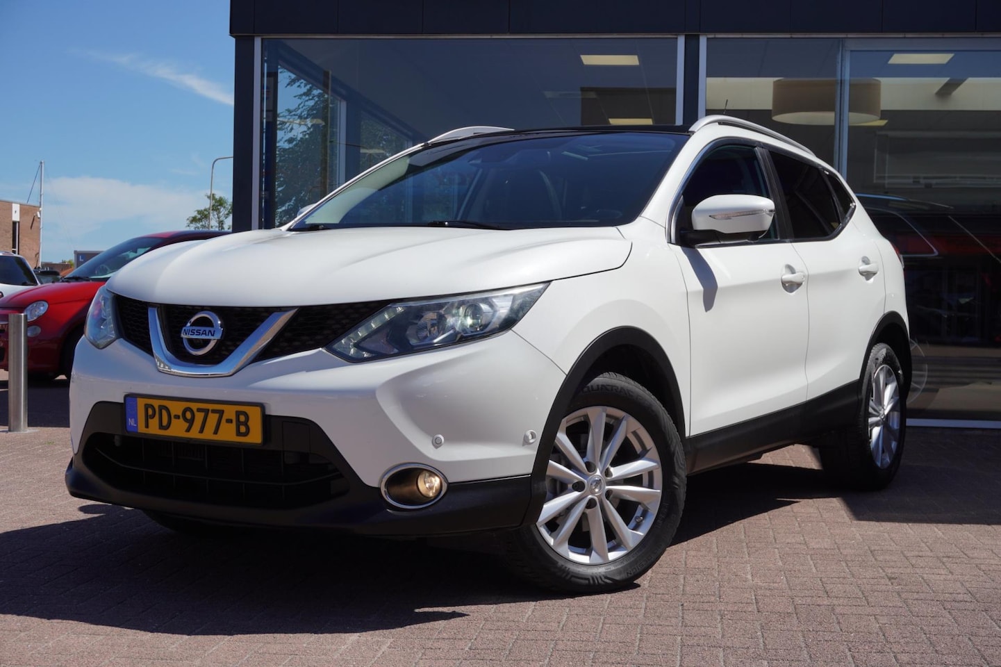Nissan Qashqai - 1.2 Tekna | 5deurs | Navigatie | 360 Camera | Elek. Pakket | Trekhaak | Vol opties | Inrui - AutoWereld.nl