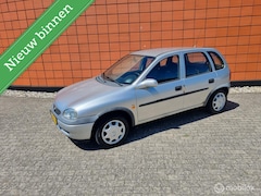 Opel Corsa - 1.2i-16V Onyx/nieuwe apk/