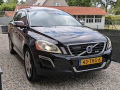 Volvo XC60 - 2.4 D5 R-Design Panodak|Adaptive-Cruise|Keyless-Entry|Origineel NL, 177.500km