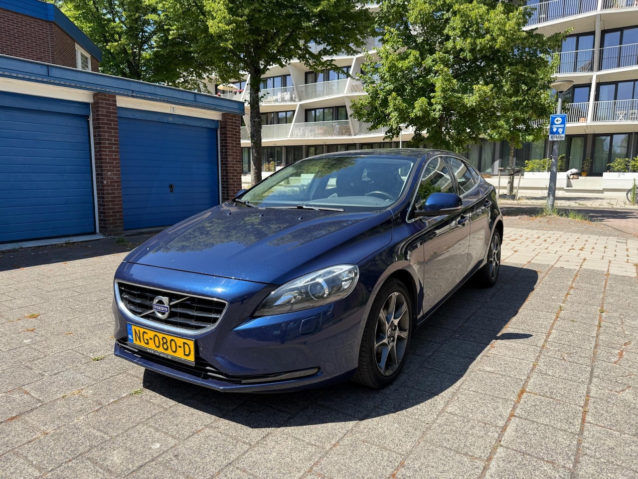 Volvo V40 - 2.0 D2 Ocean Race Euro 6 Leder NAVI - AutoWereld.nl