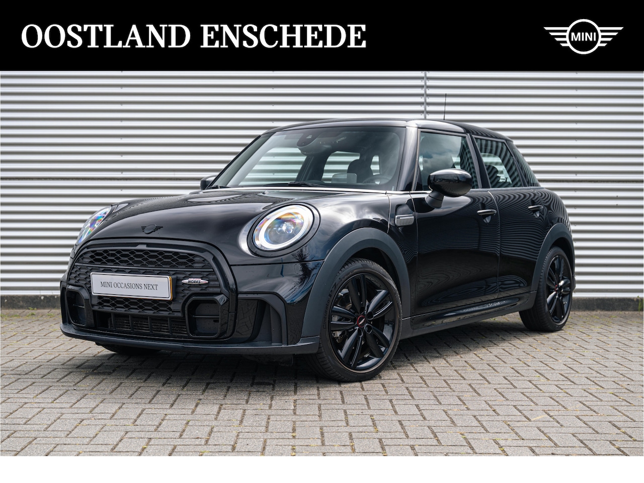 MINI John Cooper Works - Hatchback JCW Automaat / Sportstoelen / Stoelverwarming / Achteruitrijcamera / LED / Adapt - AutoWereld.nl