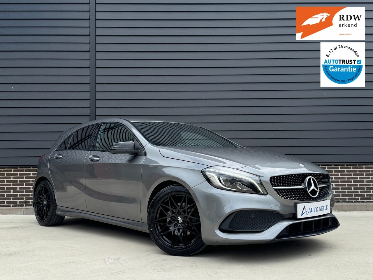 Mercedes-Benz A-klasse - 180 AMG Night Edition Plus 2e eigenaar, 18 inch, onderh.historie - AutoWereld.nl