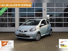 Toyota Aygo - 1.0-12V + 3-Deurs Ice Blue Airconditioning Groot Entertainmentscherm Centrale vergrendelin