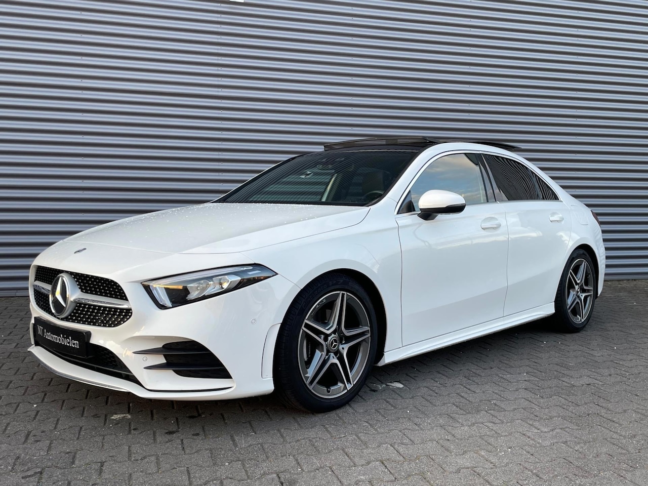 Mercedes-Benz A-klasse - 200 AMG Line Btw Auto | Camera|Pano|Sfeer| - AutoWereld.nl
