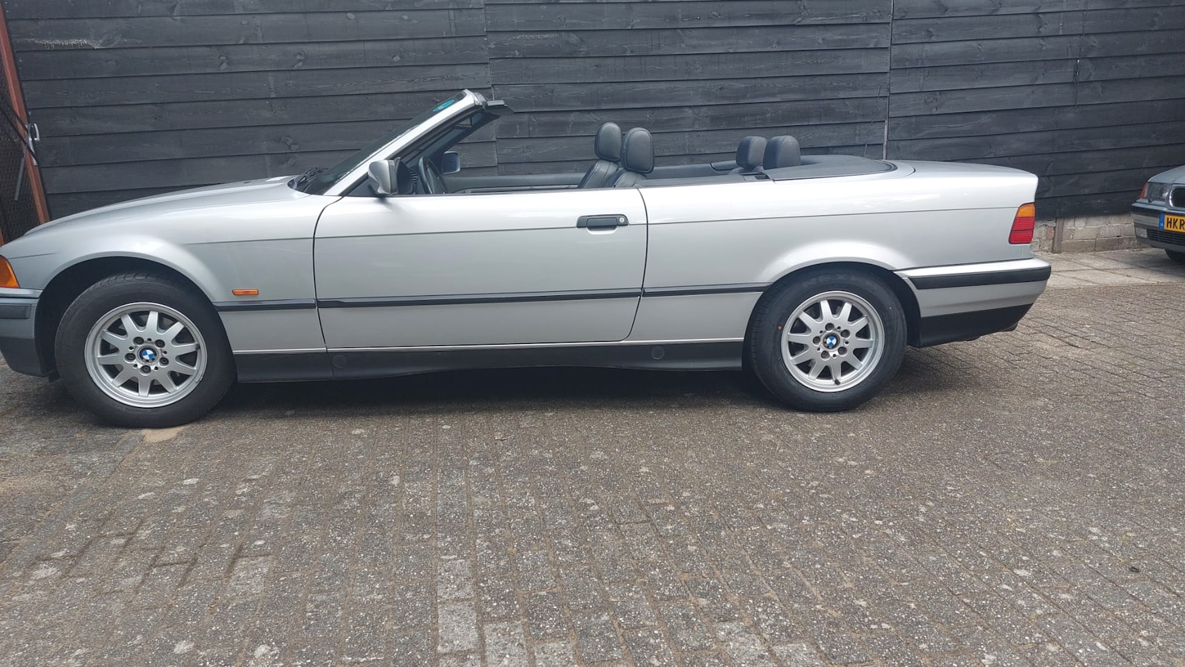 BMW 3-serie Cabrio - 320i Executive Comfort - AutoWereld.nl