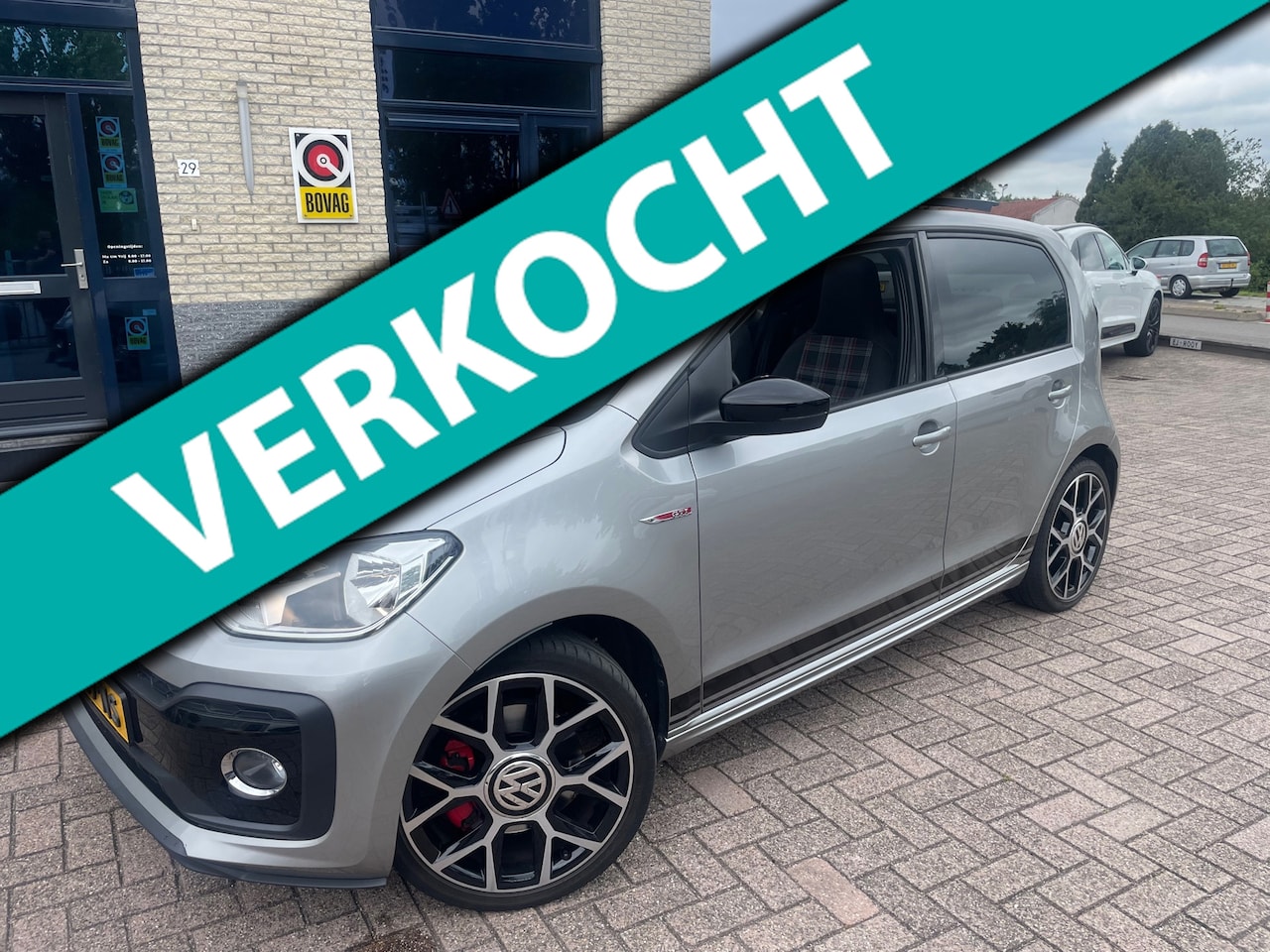 Volkswagen Up! - 1.0 TSI GTI- PANO-CAMERA-PDC-Uniek in NL - AutoWereld.nl