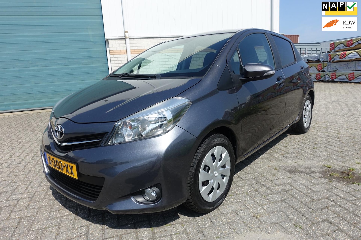 Toyota Yaris - TOYOTA lage km stand - -camera - airco - radio/cd - AutoWereld.nl