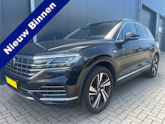 Volkswagen Touareg - 3.0 TSi eHybrid 4MOTION Trekhaak, Schuif-/kanteldak, Panoramadak, 21Inch Xenon, Leer Bj 20