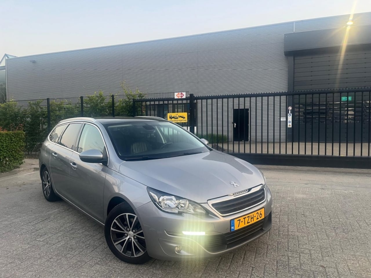 Peugeot 308 SW - 1.6 BlueHDI Leer|Navi|Camera 2014 - AutoWereld.nl