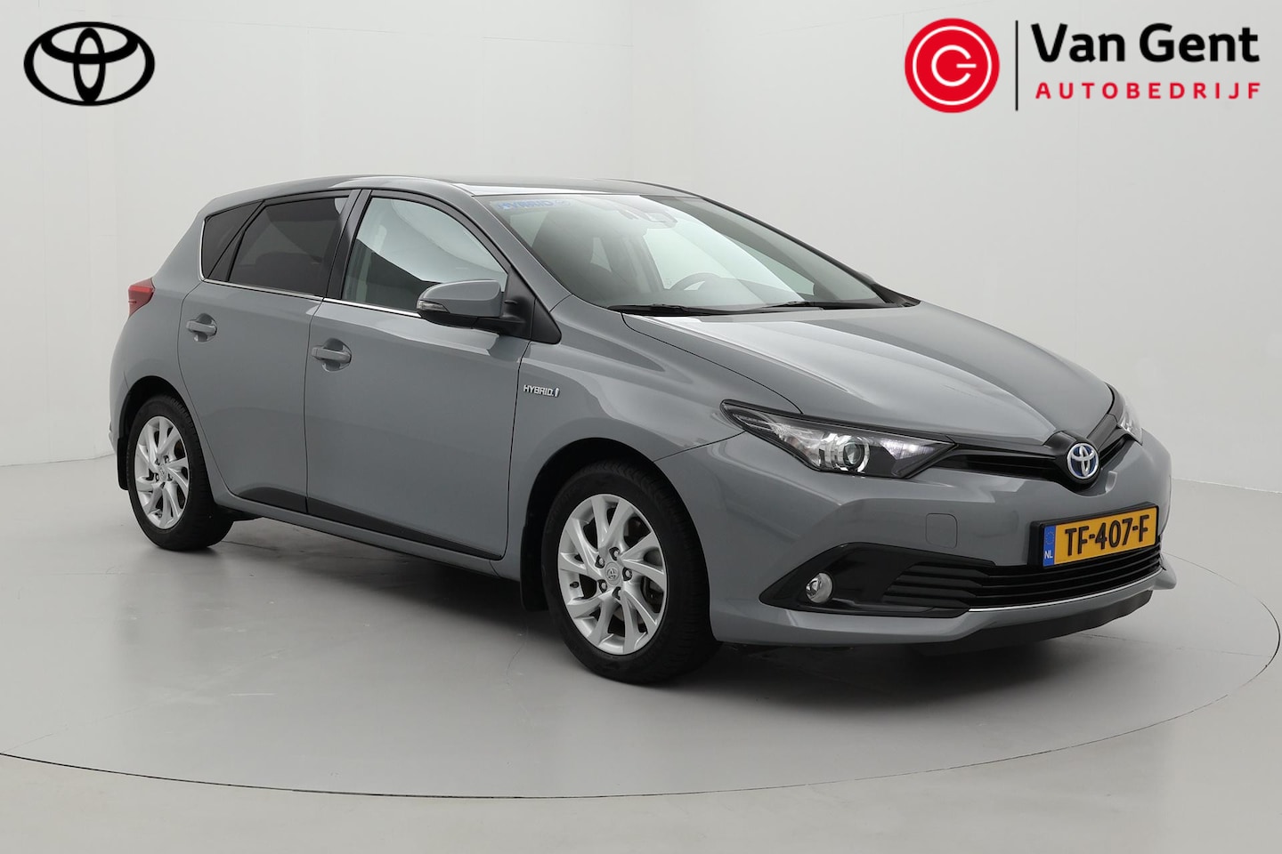 Toyota Auris - 1.8 Hybrid Energy Plus | Trekhaak | Navigatie | Keyless | Clima | Cruise | Camera | 16 inc - AutoWereld.nl
