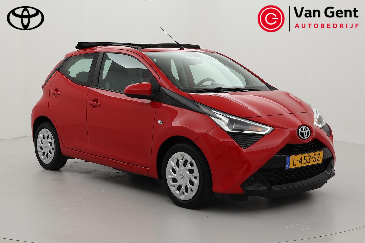 Toyota Aygo - 1.0 VVT-i x-play cabrio | Elektrisch vouwdak | Apple Carplay / Android Auto | Airco | Came - AutoWereld.nl