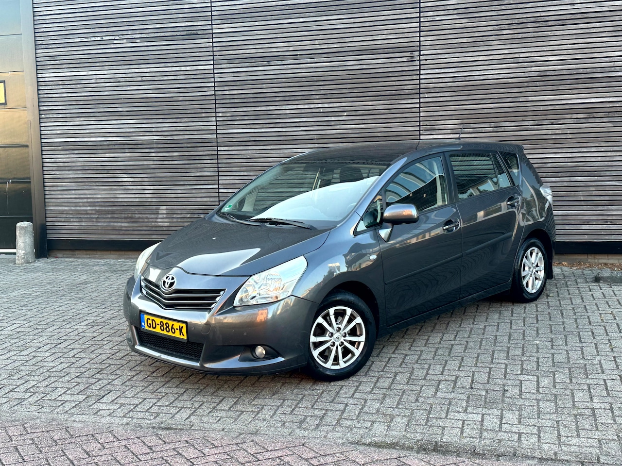 Toyota Verso - 1.8 VVT-i Business 7p. 100% Dealer Onderhouden - AutoWereld.nl