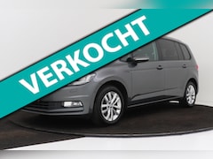 Volkswagen Touran - 1.2 TSI Business 7p | Trekhaak | CarPlay | Navigatie | Stoelverwarming |