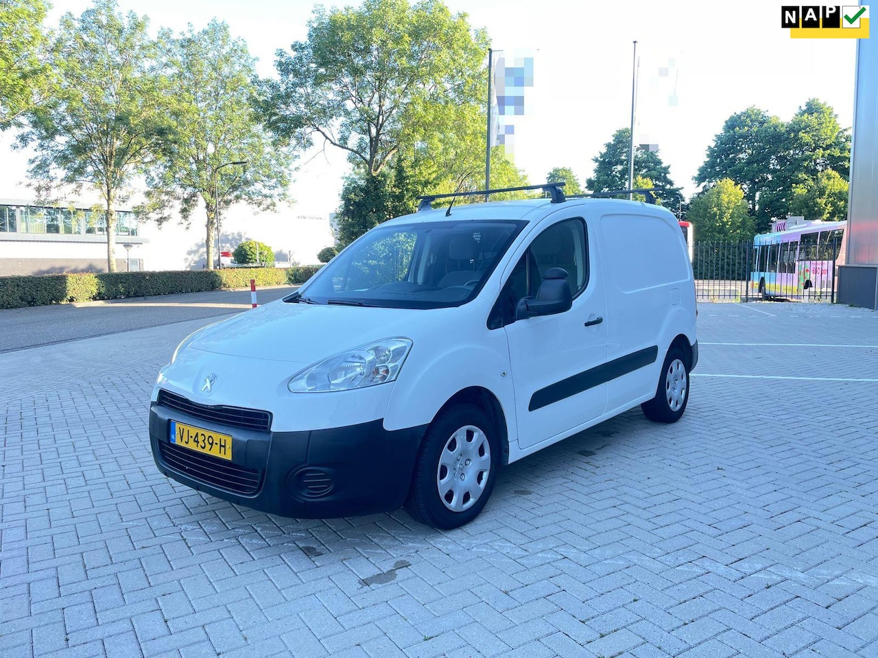 Peugeot Partner - 120 1.6 e-HDI Profit + Nap - AutoWereld.nl