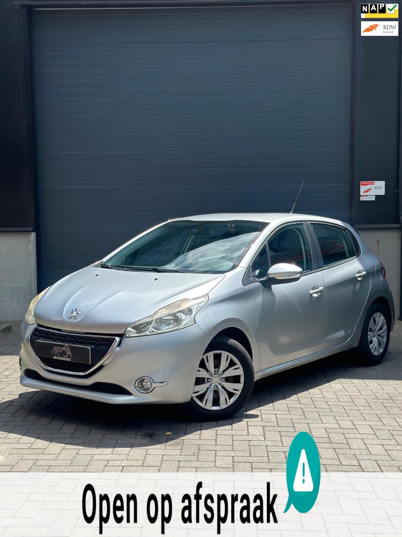 Peugeot 208 - 1.2 VTi Envy Cruise - Navi - BT - AutoWereld.nl