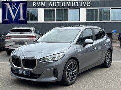 BMW 2-serie Active Tourer - 225e xDrive PANO | ELEK. TREKHAAK | CAMERA