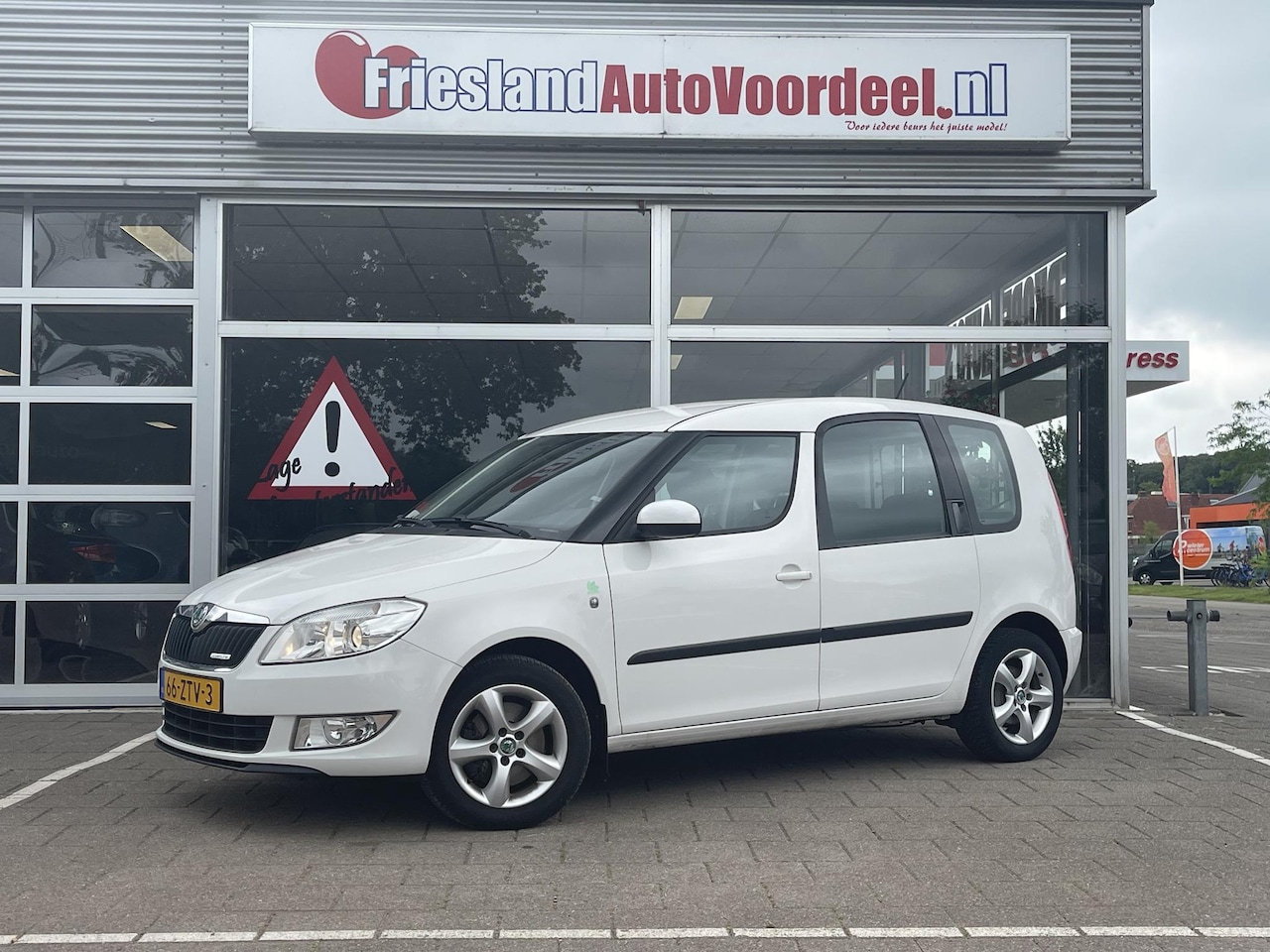 Skoda Roomster - 1.2 TDI Greenline /Airco/Cruise/Trekhaak/Distr verv bij 143.564 km/ - AutoWereld.nl