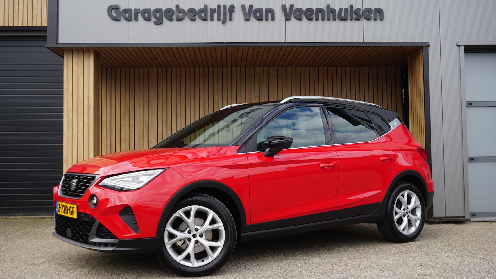 Seat Arona - 1.0 TSI 95pk FR-Line Full LED App-Connect  Virtual Cockpit Sfeerverlichting 17inch LM Clim - AutoWereld.nl