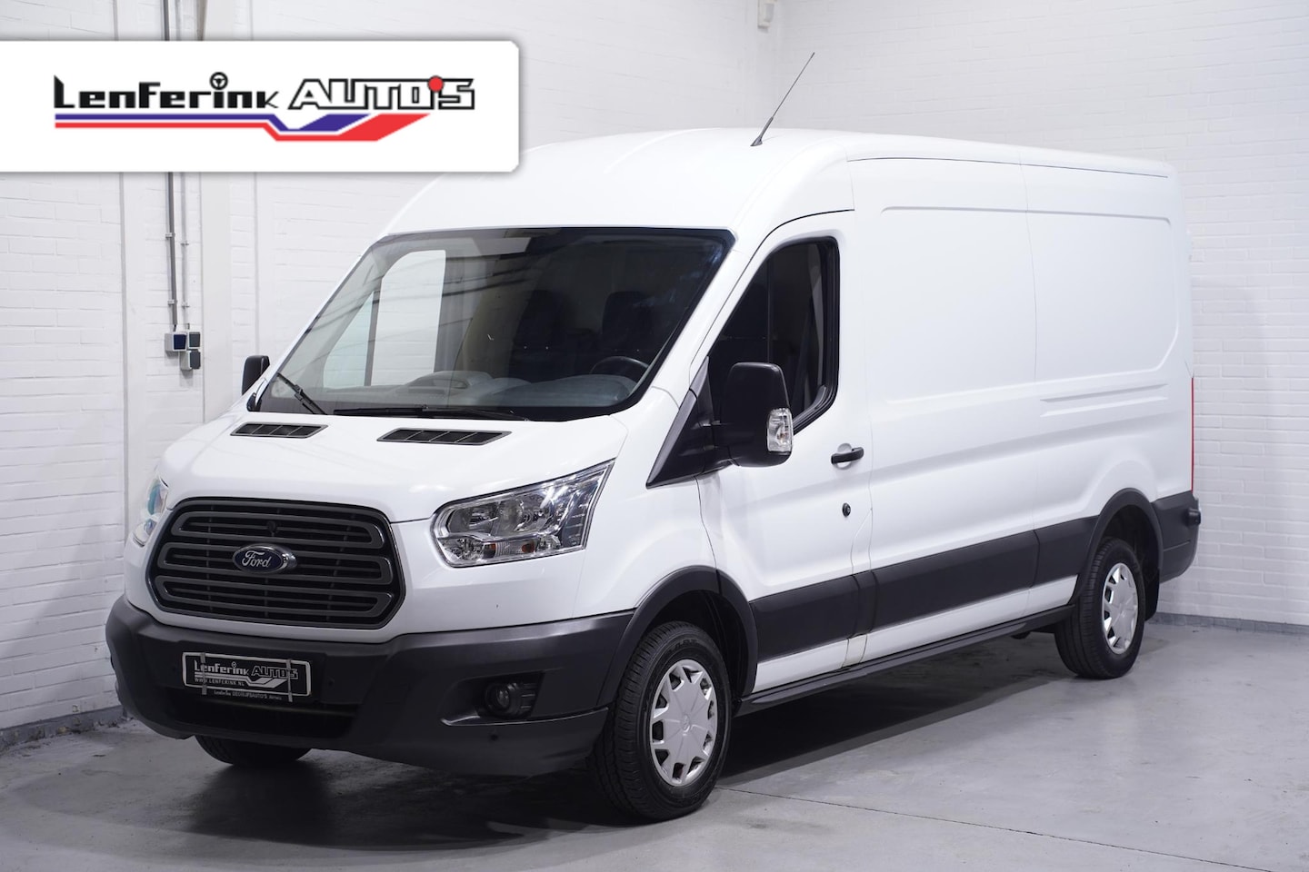 Ford Transit - 2.0 TDCI 130 pk L3H2 Trend Airco, Cruise control 270 Graden Deuren, Laadruimte pakket, PDC - AutoWereld.nl