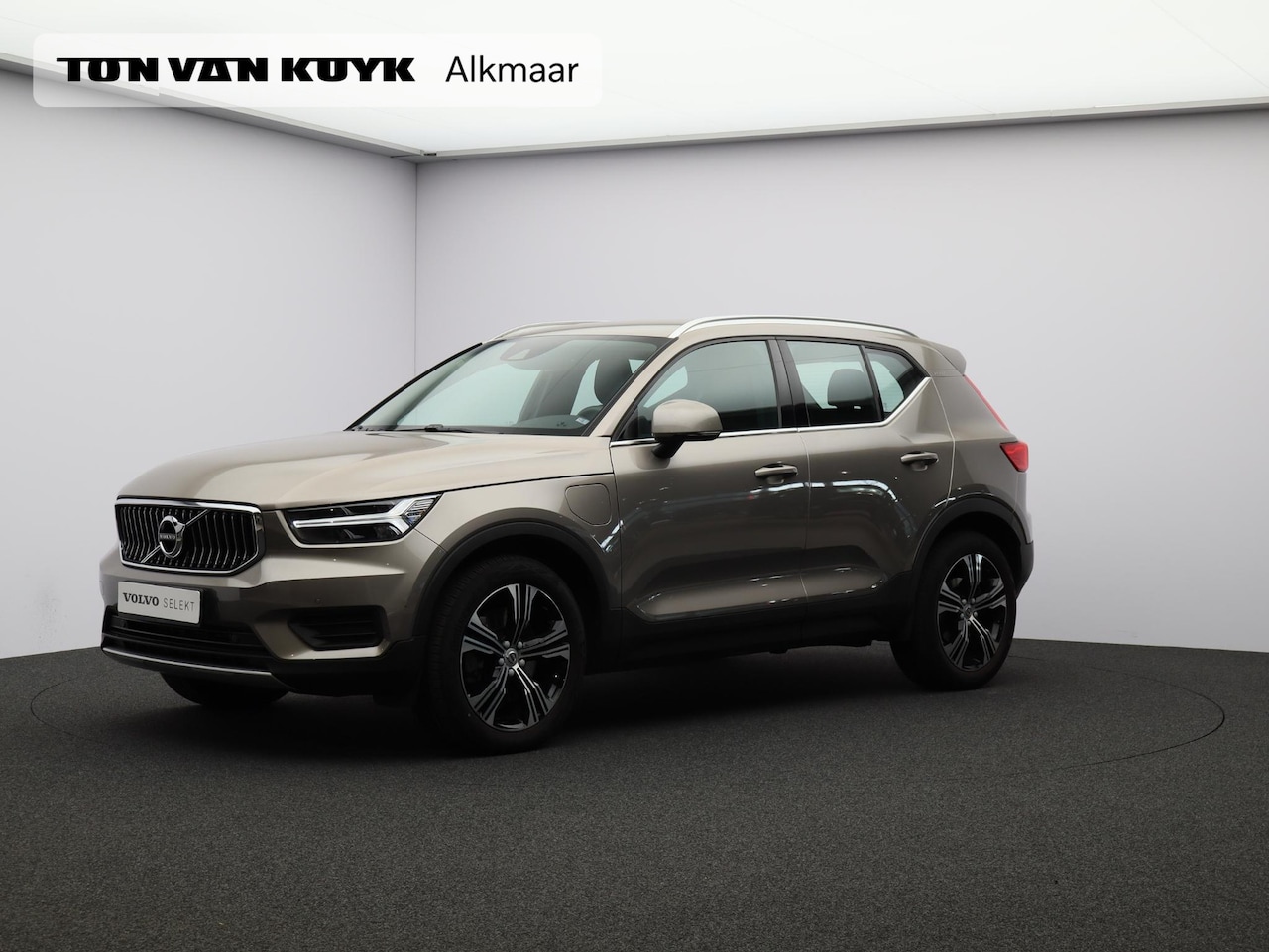 Volvo XC40 - 1.5 T5 Recharge Inscription / Lederen Bekleding / Elektrische Stoelen / Stoel + Stuurverwa - AutoWereld.nl