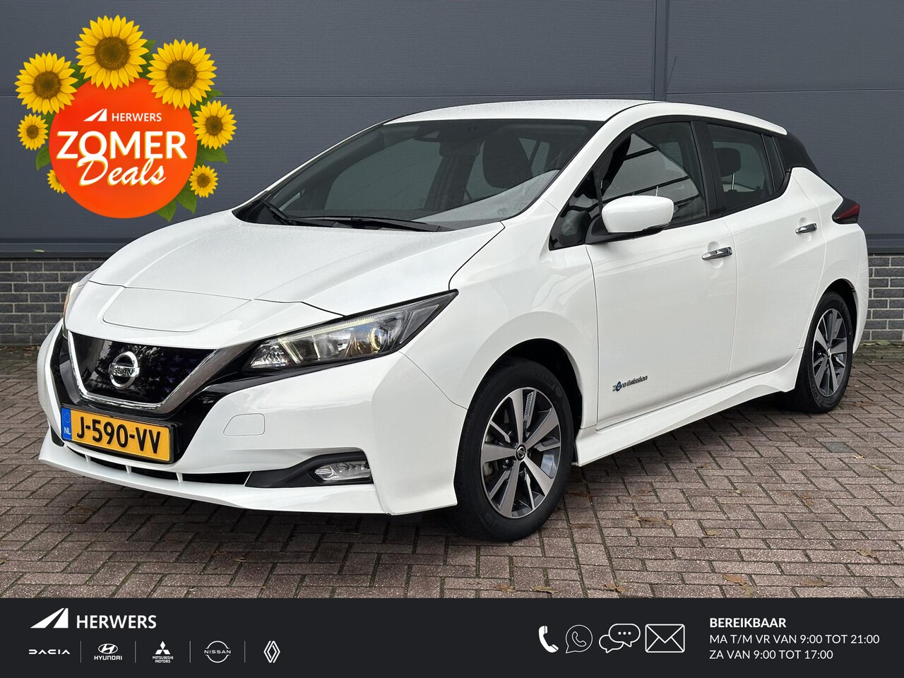 Nissan LEAF - Acenta 40 kWh / Eerste eigenaar / Dealer onderhouden / Adaptive Cruise / Achteruitrij Came - AutoWereld.nl