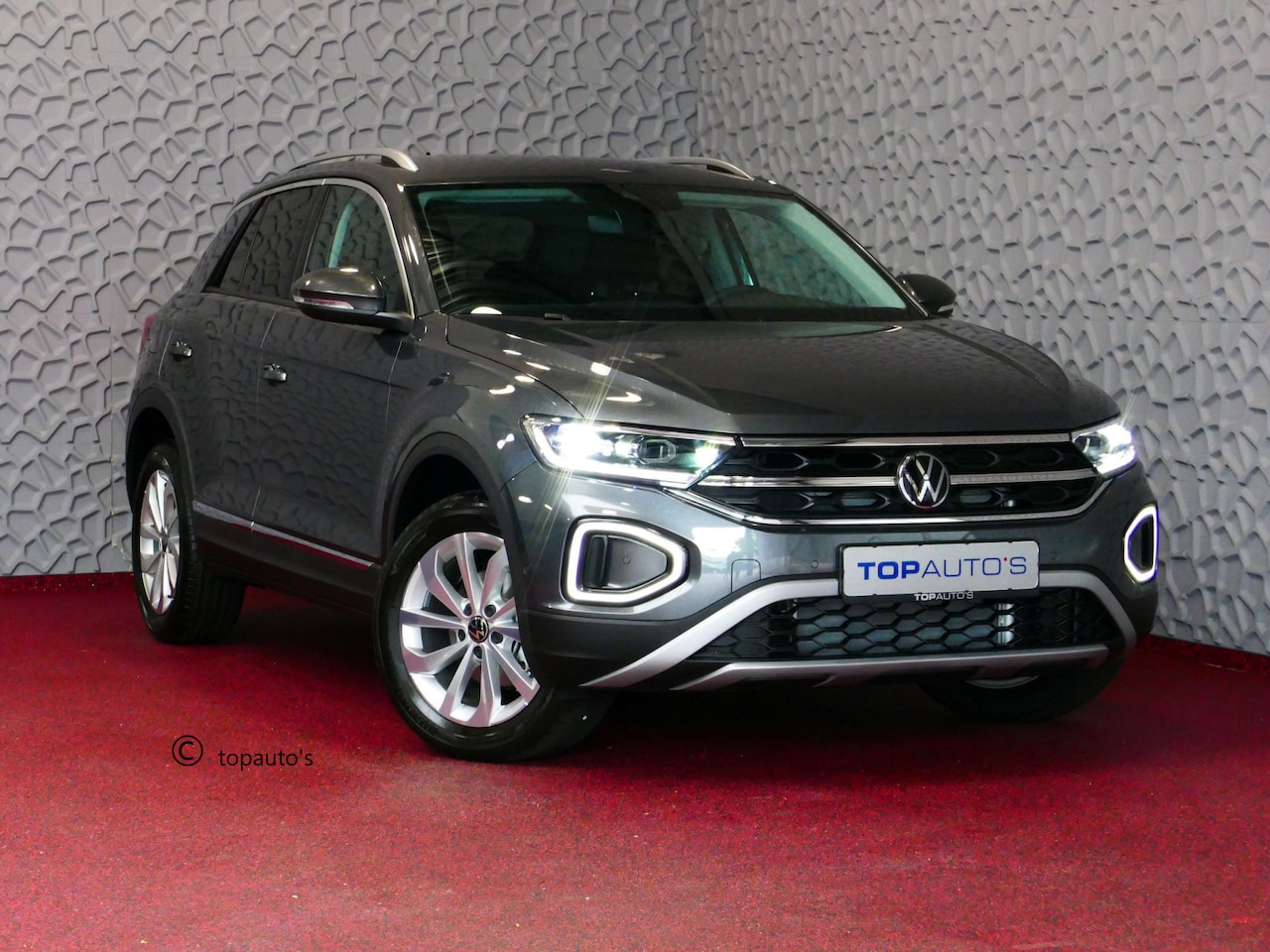 Volkswagen T-Roc - 1.5 TSI 150PK EVO ADAP.CRUISE LED VIR.COCKPIT CAMERA STOEL.VERW. 17''LMV KEYLESS 2024 "Vol - AutoWereld.nl