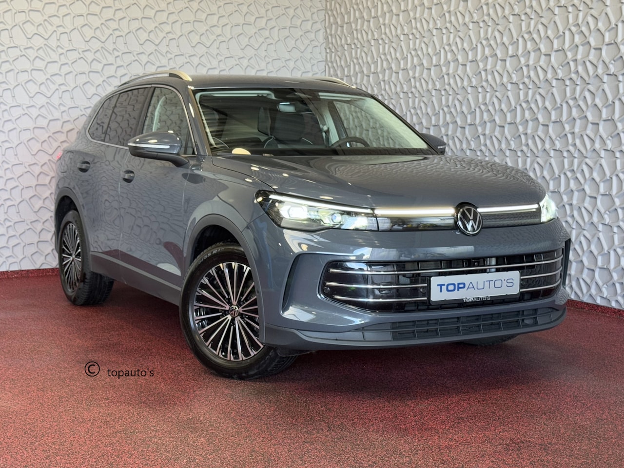 Volkswagen Tiguan - 1.5 eTSI MHEV ELEGANCE IQ.LED 360CAM AMBIANCE.LIGHT ERGO.SEAT MASSAGE STOEL/STUUR VERW. EL - AutoWereld.nl