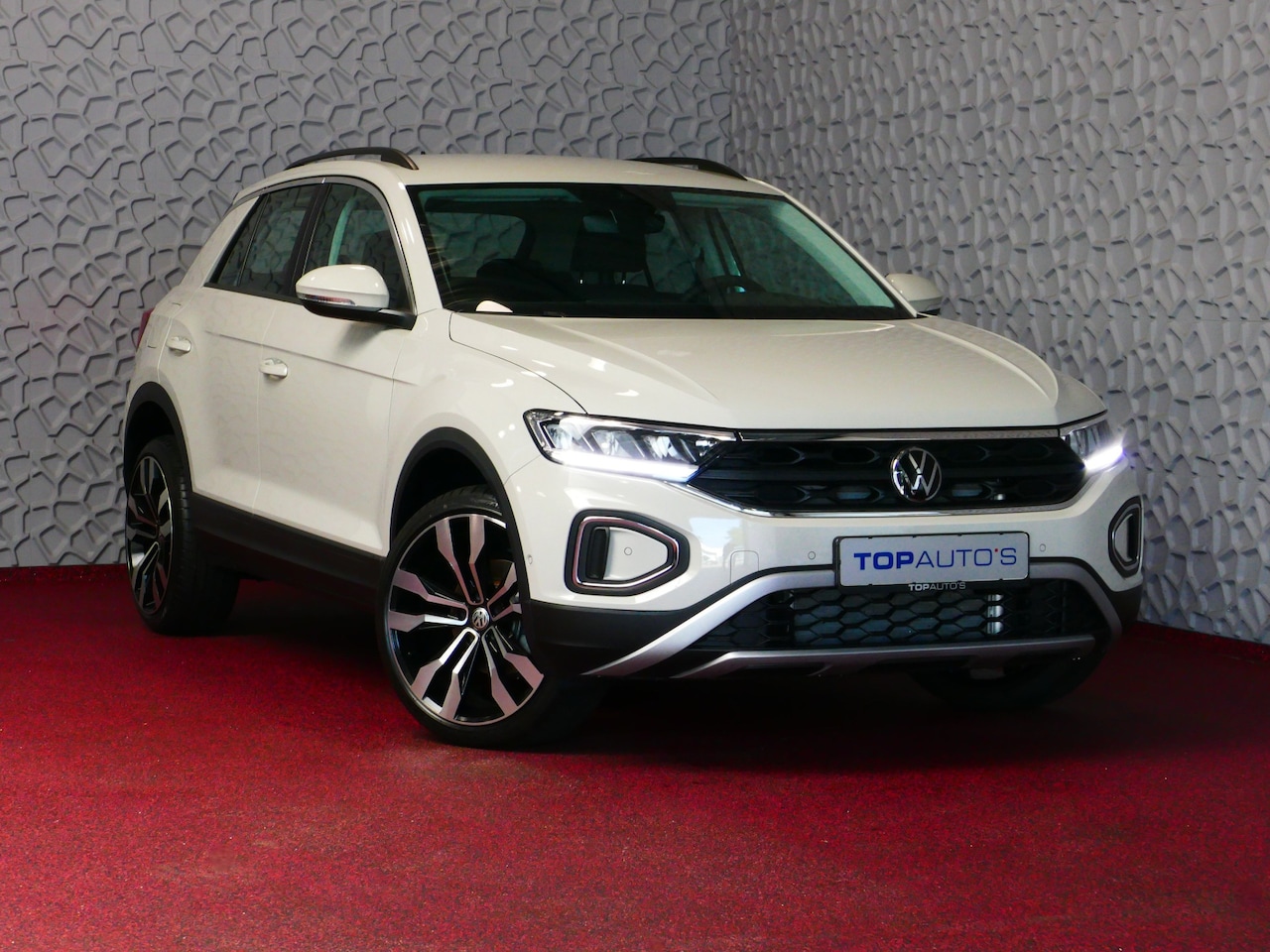 Volkswagen T-Roc - ✅NIEUWE AUTO✅ 1.5 TSI 150PK 19'' R-LINE LMV CARPLAY NAVI STOEL VERW. LED VIR.COCKPIT 03/20 - AutoWereld.nl