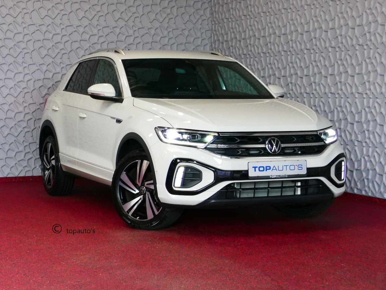 Volkswagen T-Roc - 1.5 TSI 150PK R-LINE EVO IQ LIGHT ALCANTARA ELEK.KLEP CARPLAY STOEL/STUUR VERW. 18"LMV VIR - AutoWereld.nl