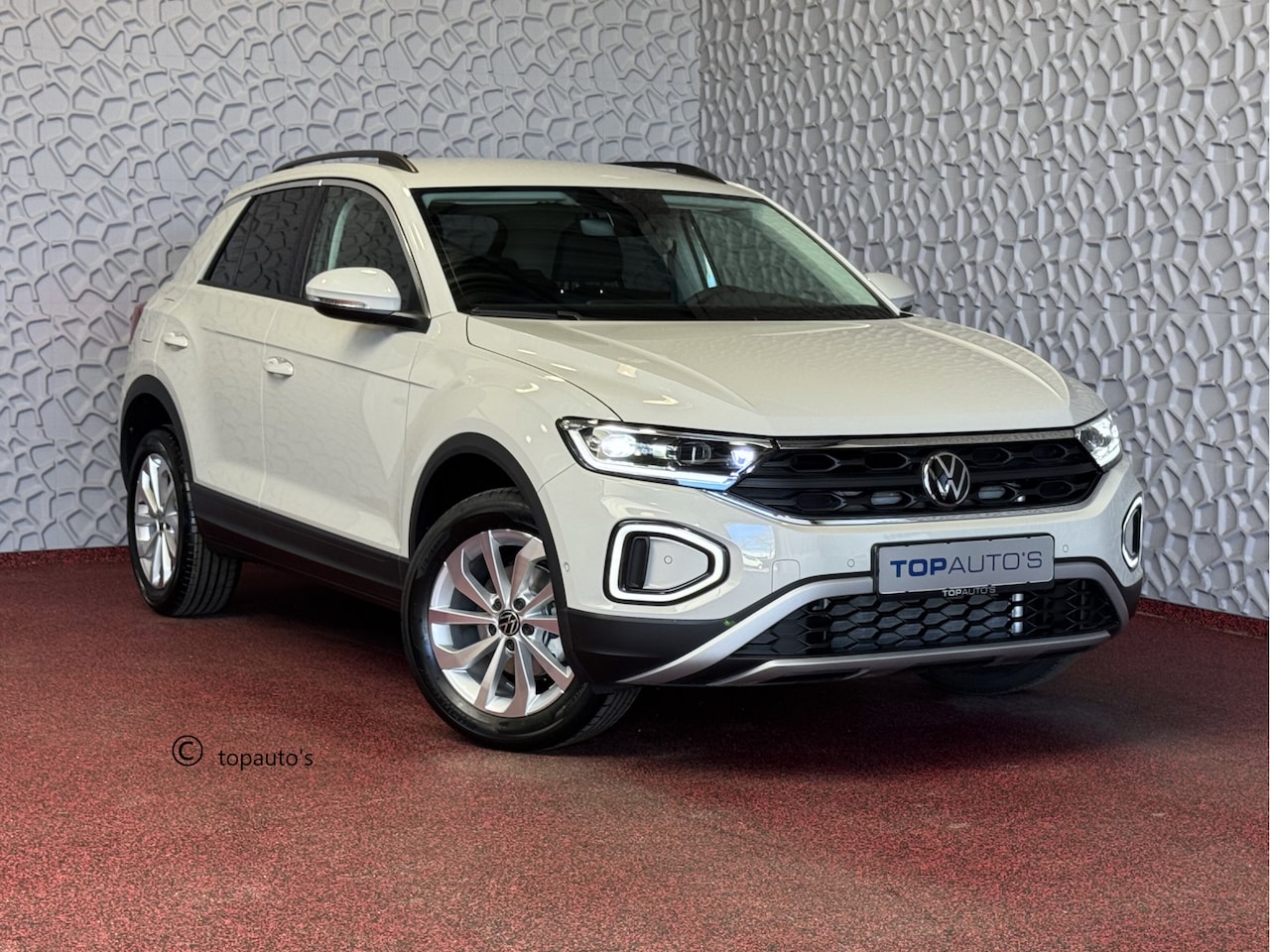 Volkswagen T-Roc - 1.5 TSI 150PK EVO ADAP.CRUISE IQ.LED VIR.COCKPIT CAMERA STOEL/STUUR.VERW. 17''LMV KEYLESS - AutoWereld.nl