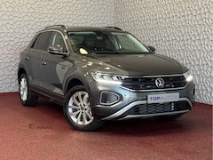 Volkswagen T-Roc - 1.5 TSI 150PK EVO ADAP.CRUISE LED VIR.COCKPIT CAMERA STOEL.VERW. 17''LMV KEYLESS 03/2024 "