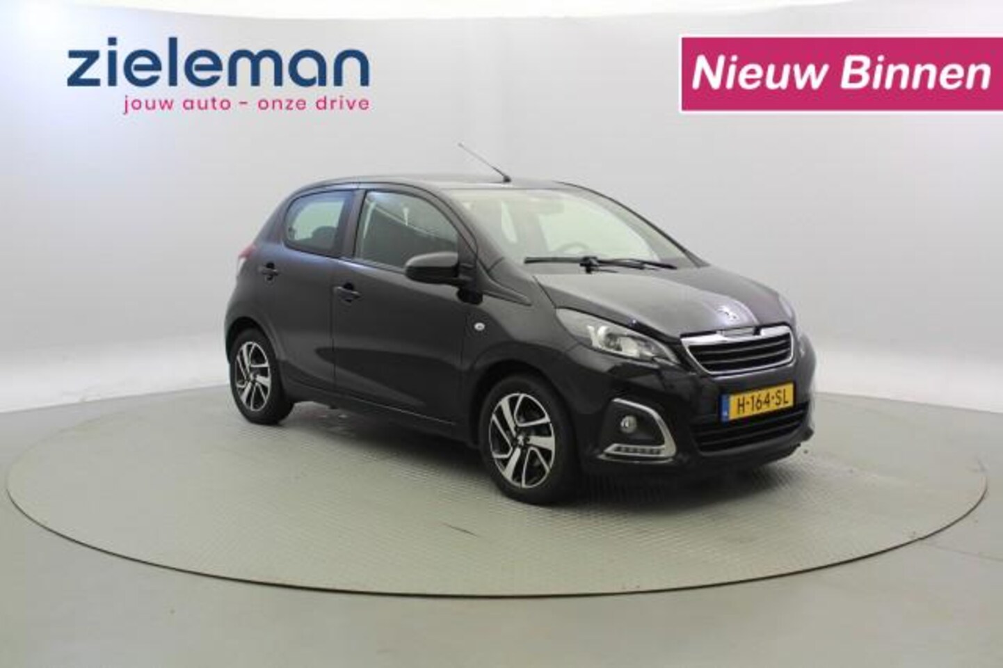 Peugeot 108 - 1.0 VTi Executive 5 Deurs - Clima, Nav, Camera, Carplay - AutoWereld.nl