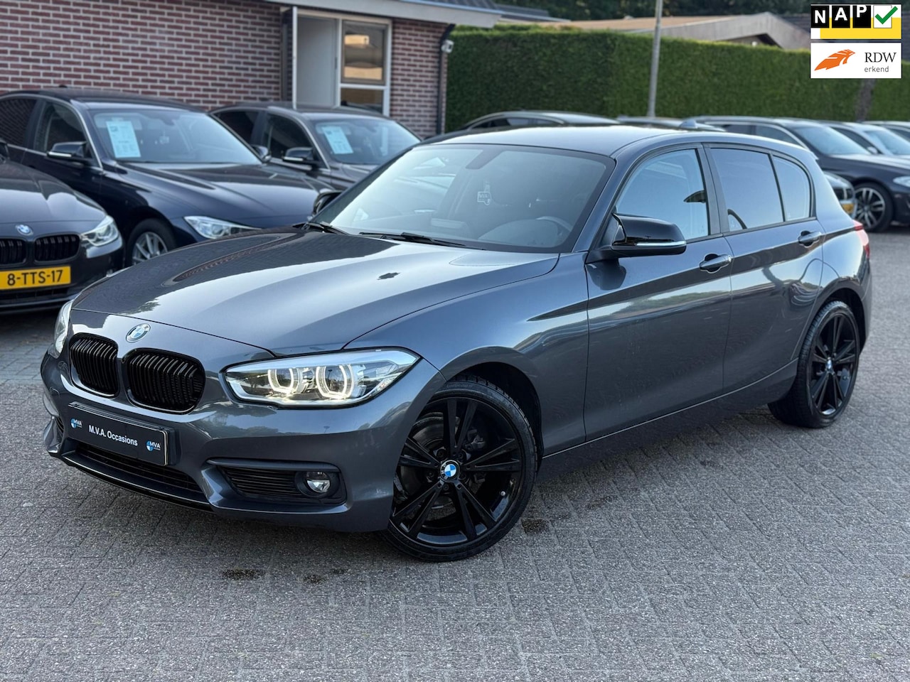 BMW 1-serie - 118i Corporate Lease Executive|Automaat|Navigatie|Cruise control|Climate control|18 inch|N - AutoWereld.nl