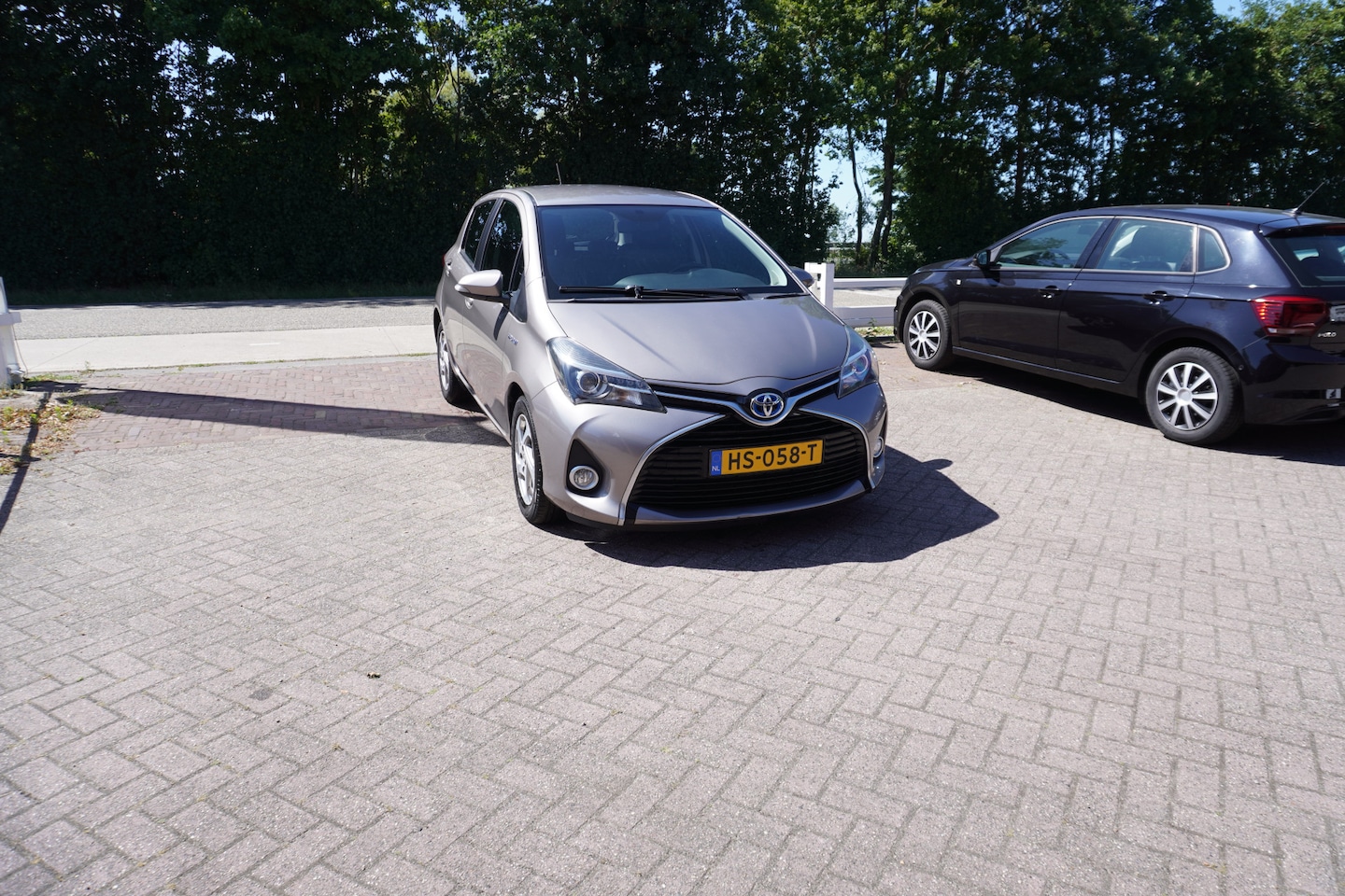 Toyota Yaris - 1.5 Hybrid Lease CAMERA CLIMA CRUISE NAVI - AutoWereld.nl