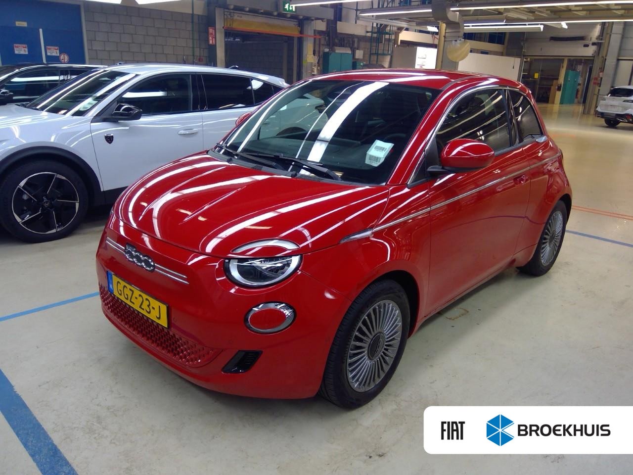 Fiat 500 - Urban 42 kWh | Achteruitrijcamera | Navigatie | Stoelverwarming | Climate Control | Dodeho - AutoWereld.nl