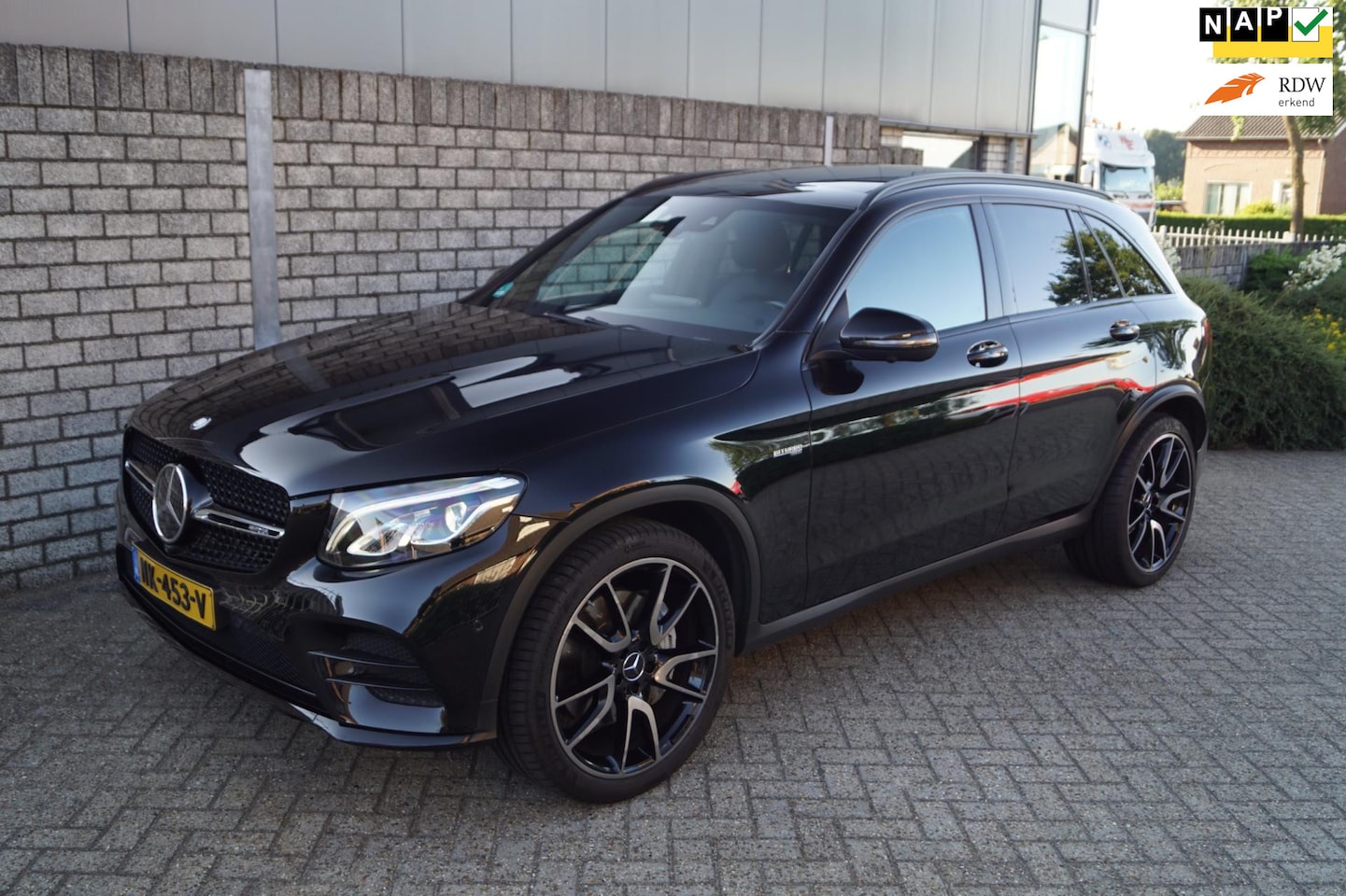 Mercedes-Benz AMG GLC - 43 4MATIC Autom Panodak Adaptieve Cruise Luchtvering Leder Navi Camera Clima 2x PDC LMV Tr - AutoWereld.nl