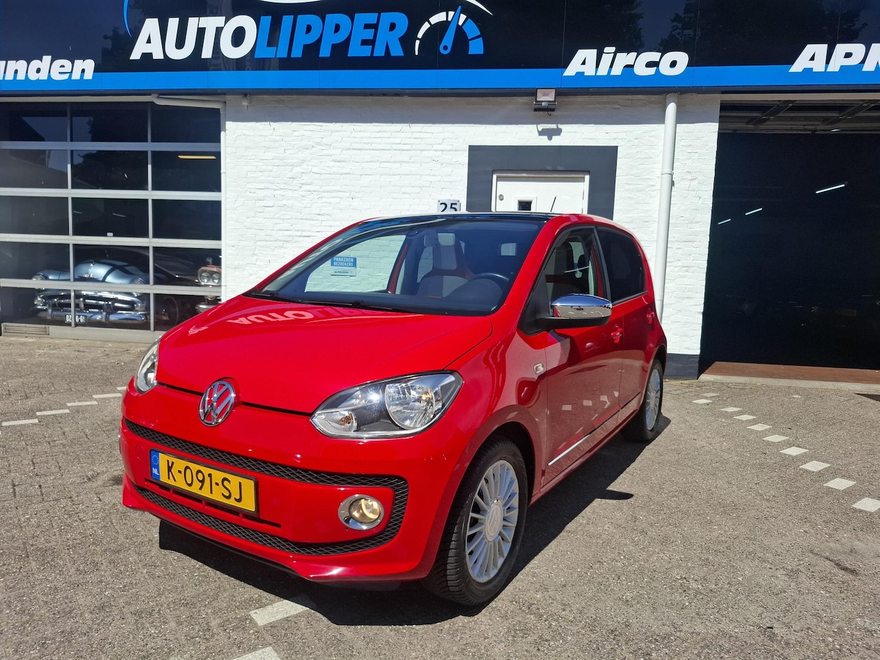 Volkswagen Up! - 1.0 groove up! /Automaat/Panorama raam/Lm velgen/Cruise/Lm velgen - AutoWereld.nl