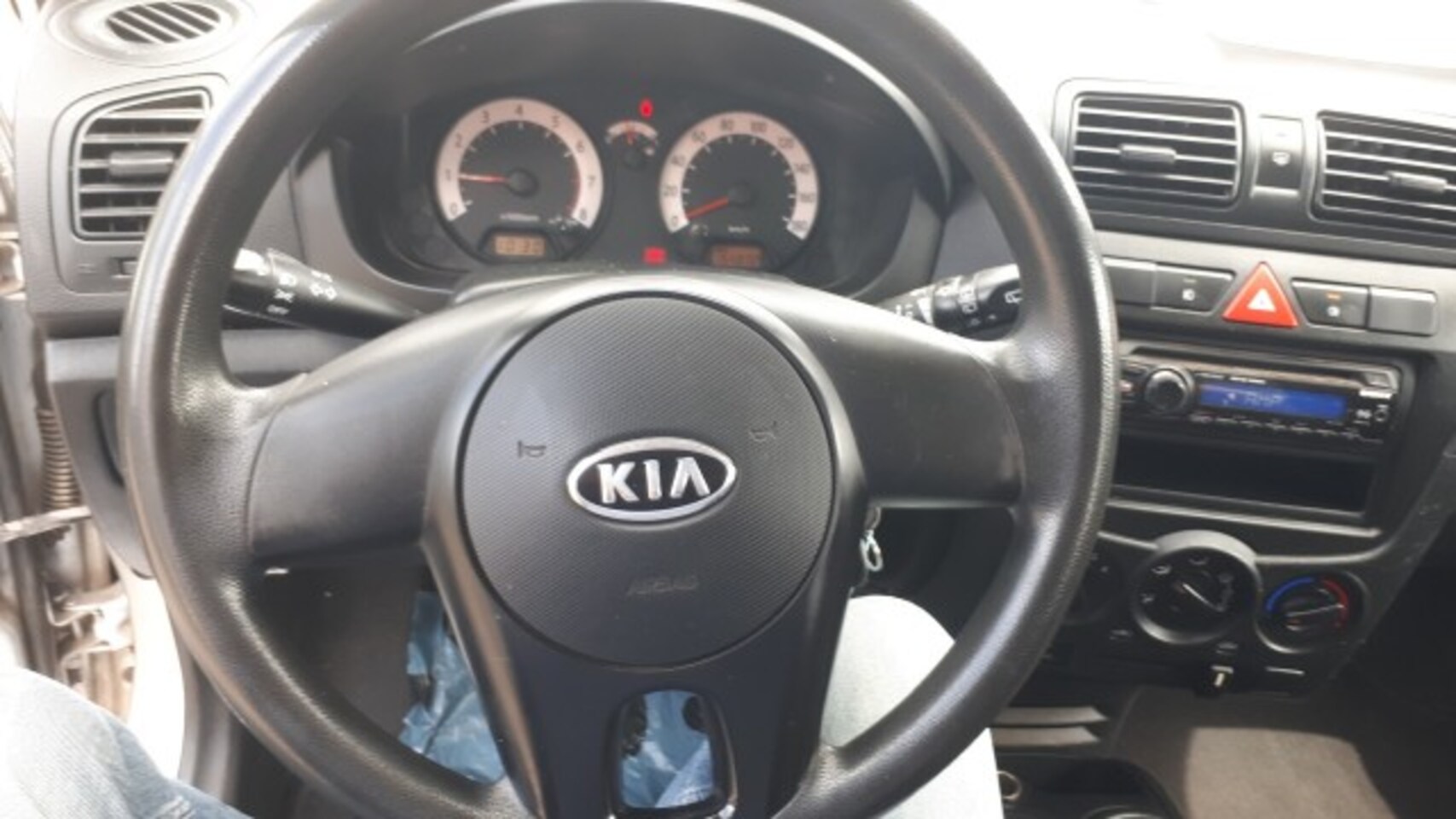 Kia Picanto - 1.0 Seven RADIO CD/AIRCO/ELEC RAMEN/CV/TREKHAAK/1E EIG.
