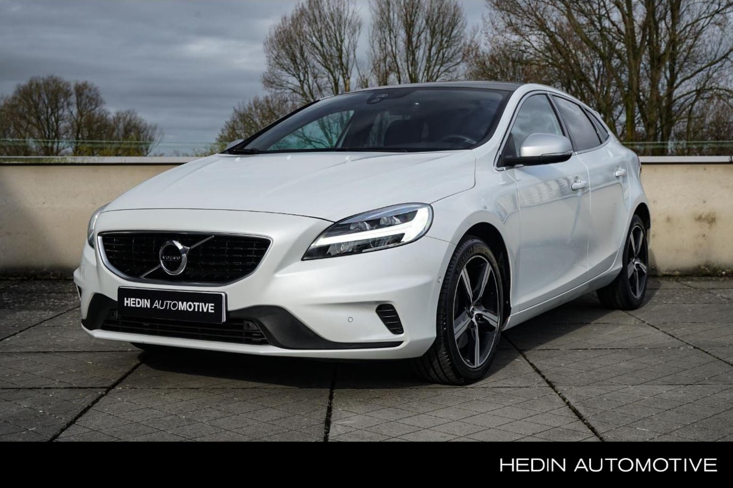 Volvo V40 - 1.5 T3 Polar+ Sport Panoramadak | Harman/Kardon | Cruise Control | Parkeercamera - AutoWereld.nl