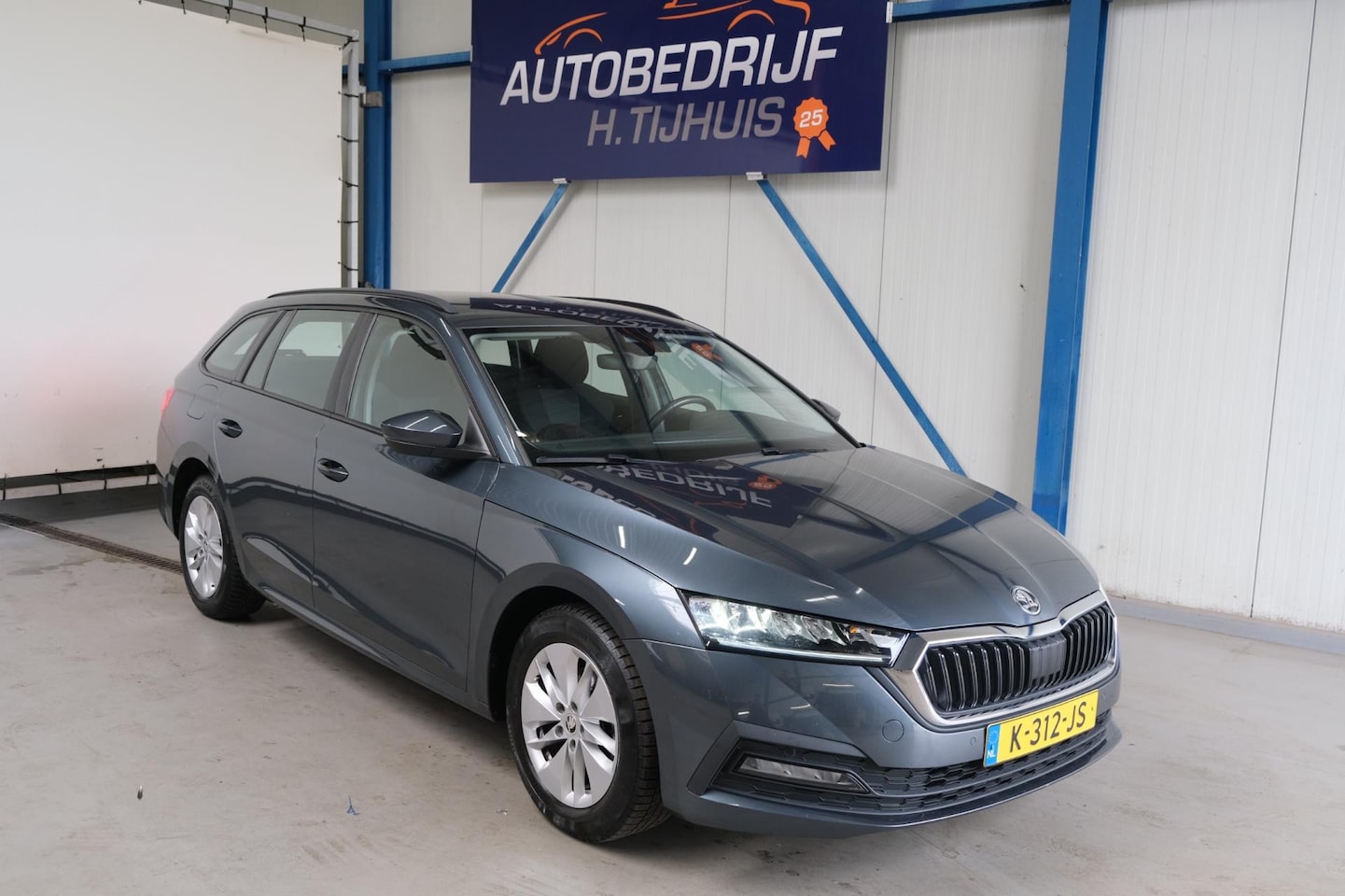 Skoda Octavia Combi - 1.0 e-TSI Business Edition - N.A.P. Airco, Cruise, Navi, PDC, Trekhaak. - AutoWereld.nl