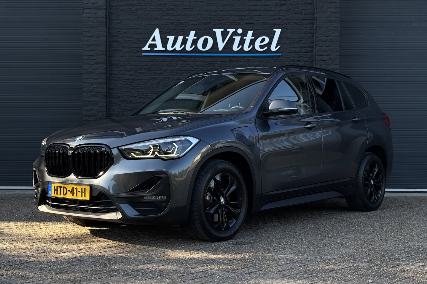 BMW X1 - xDrive25e | Elektrische Klep | Apple Carplay | PDC V+A | Privacy Glas | 47.000KM - AutoWereld.nl