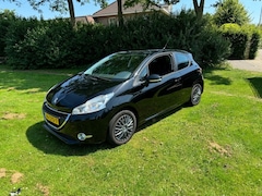 Peugeot 208 - 1.2 3drs meeneem/exportprijs - tekst lezen