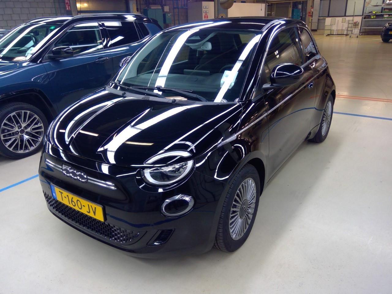 Fiat 500 - 42 kWh | Navigatie | Achteruitrijcamera | Dodehoekdetectie | Stoelverwarming | Climate Con - AutoWereld.nl