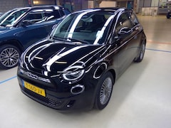 Fiat 500 - 42 kWh | Navigatie | Achteruitrijcamera | Dodehoekdetectie | Stoelverwarming | Climate Con