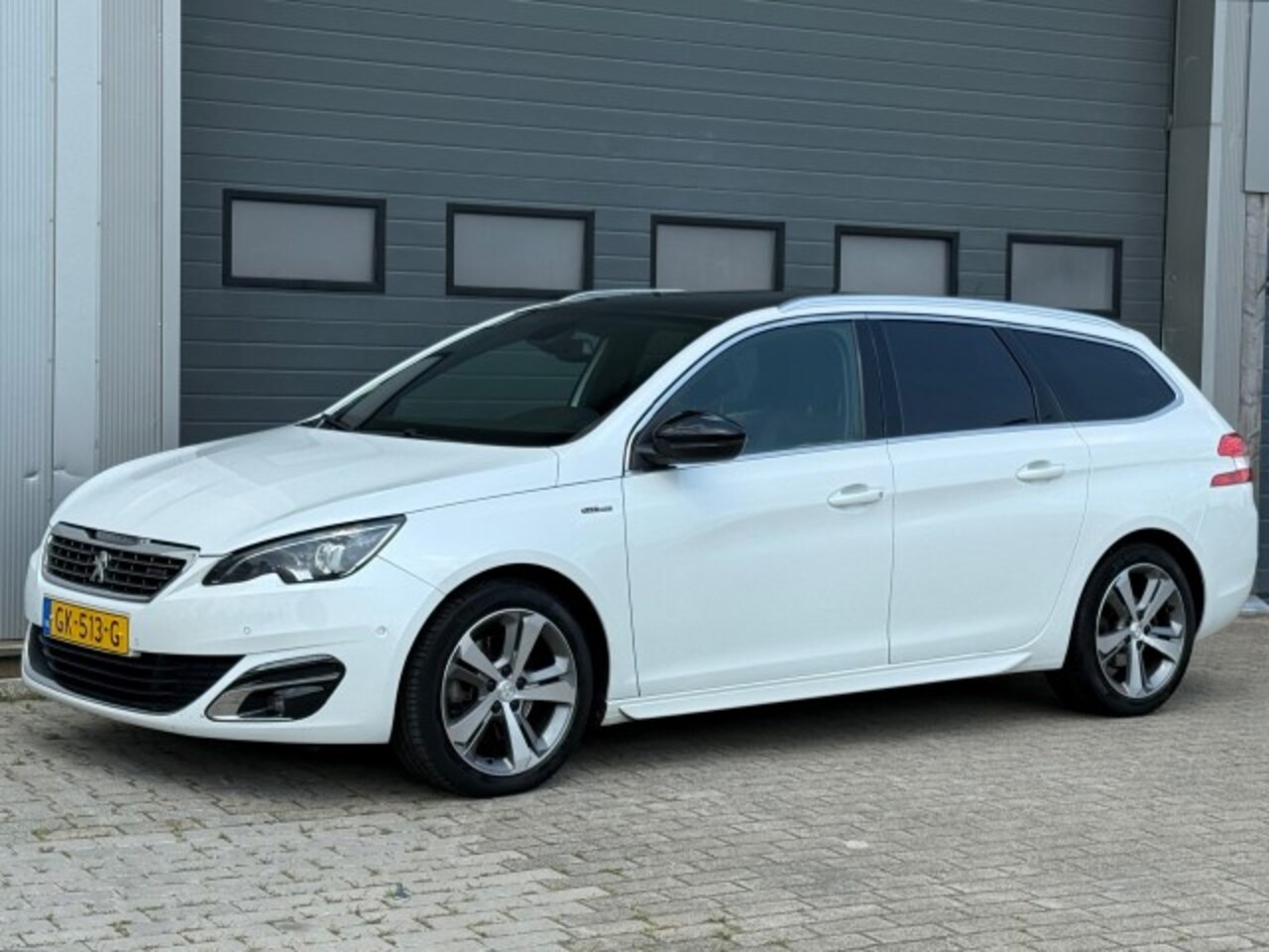 Peugeot 308 - 2.0 BlueHDI 150PK GT-Line Navi Pano Trekhaak Camera NW APK! - AutoWereld.nl